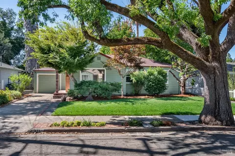 311 Yates Dr, Santa Rosa, CA 95405