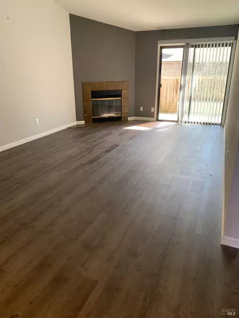 3 Blossom Ct E, Napa, CA 94558