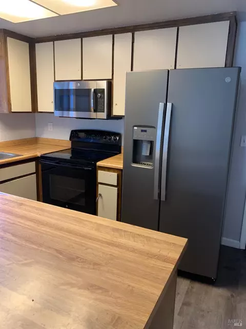 3 Blossom Ct E, Napa, CA 94558 photo 3