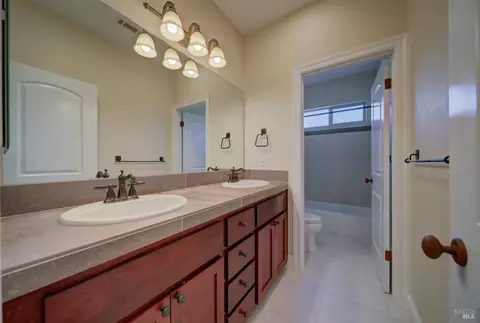 411 Knoll Dr, Fairfield, CA 94534 photo 68