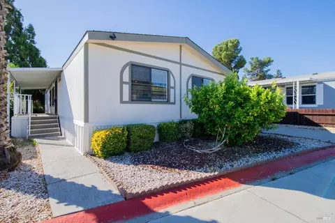 204 Riverside Ct, Fairfield, CA 94533