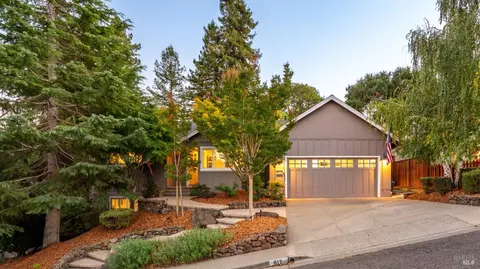 817 Gilardi Dr, Petaluma, CA 94952