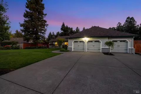 448 Halter Ct, Santa Rosa, CA 95401