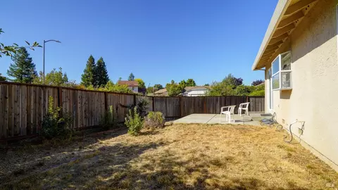 843 Foothill Dr, Windsor, CA 95492 photo 23