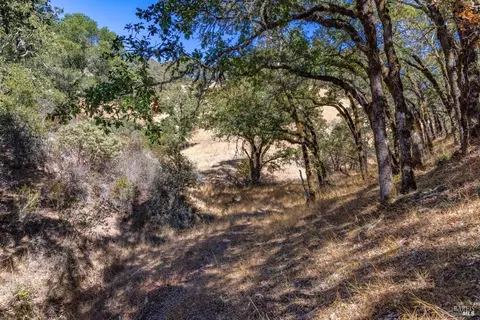 2631 Leslie Rd, Santa Rosa, CA 95404