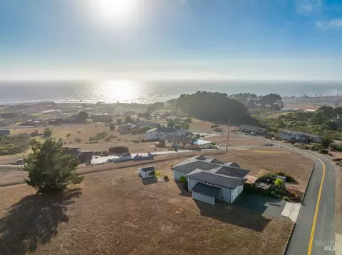 444 Los Santos Dr, Bodega Bay, CA 94923 photo 2