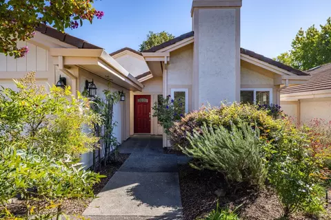 12 Holstrom Cir, Novato, CA 94947