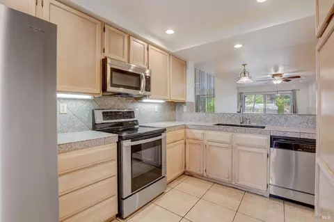 100 Little River Ct #5, Vallejo, CA 94591 photo 17