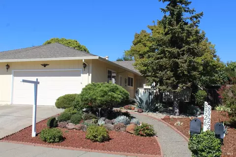 8926 Acorn Ln, Santa Rosa, CA 95409