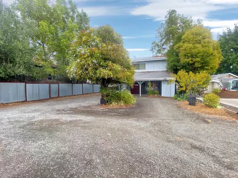 210 N Main St, Cloverdale, CA 95425