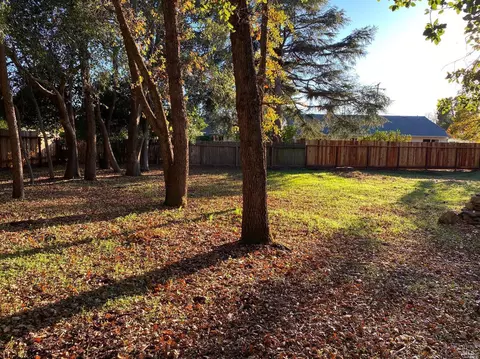 471 York Ct, Sonoma, CA 95476