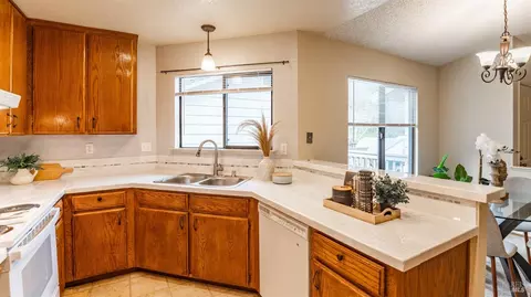 116 Bristol, Hercules, CA 94547 photo 11