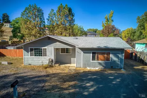 20212 Hollands Ln, Willits, CA 95490