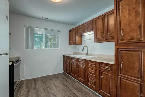 20212 Hollands Ln, Willits, CA 95490 photo 6