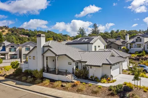 4550 Kilarney Cir, Santa Rosa, CA 95403