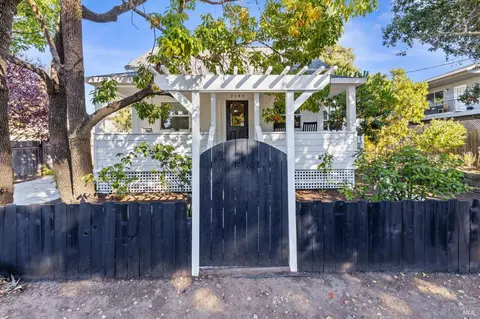 2180 Shurtleff Ave, Napa, CA 94559 photo 2