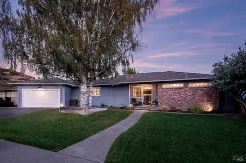 2326 Grosse Ave, Santa Rosa, CA 95404