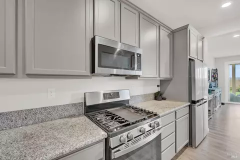 Kitchen - 7019 E Samuel Ct, Vacaville, CA 95687 photo 3 of 6