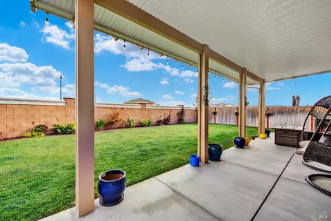 Exterior - 7019 E Samuel Ct, Vacaville, CA 95687 photo 10 of 18