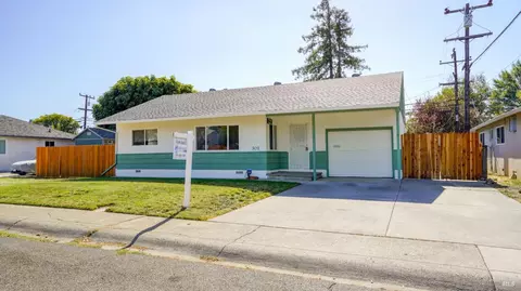 301 E Utah Dr, Fairfield, CA 94533 photo 2