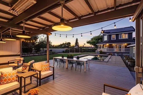 3002 Cuttings Wharf Rd, Napa, CA 94559