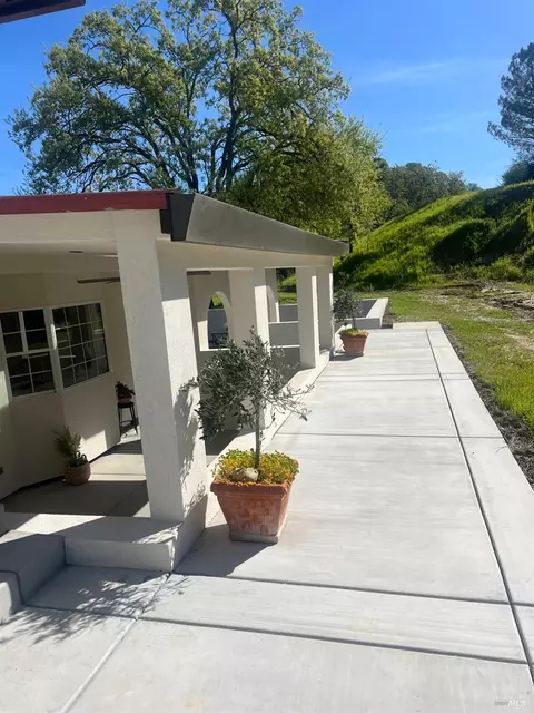 Exterior - 385 Vine St, Vacaville, CA 95688 photo 14 of 19