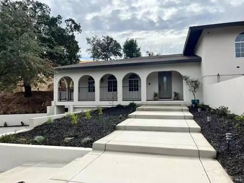 Exterior - 385 Vine St, Vacaville, CA 95688 photo 5 of 19