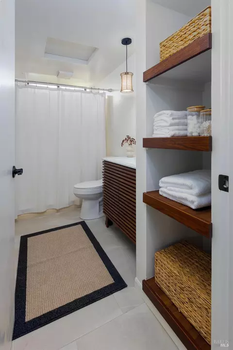 Bath - 385 Vine St, Vacaville, CA 95688 photo 3 of 3