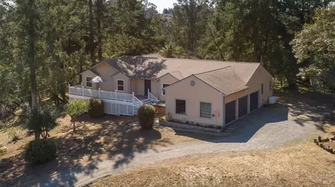 3751 Burnside Rd, Sebastopol, CA 95472