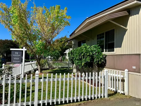 20 Camelia Dr, Napa, CA 94558 photo 2