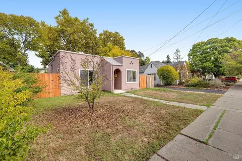 725-727 Oak St, Santa Rosa, CA 95404