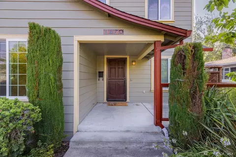 1570 Wright St, Santa Rosa, CA 95404 photo 3