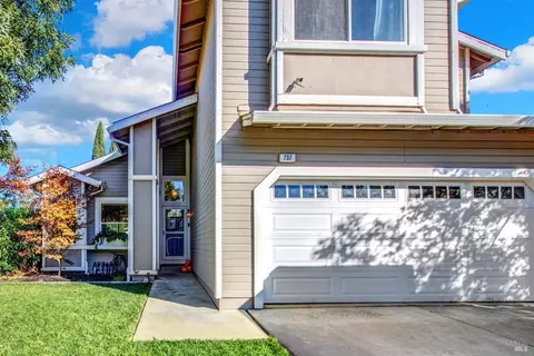 737 Greenhaven Dr, Vacaville, CA 95687
