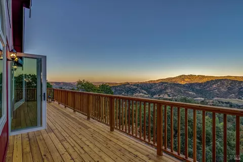 448 Country Club Ln, Napa, CA 94558