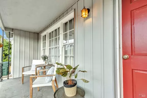 8 La Cruz Ave, Benicia, CA 94510