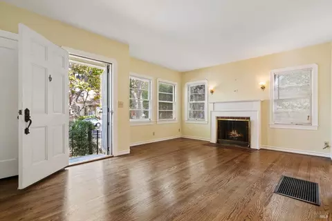 1821 Indiana St, Vallejo, CA 94590 photo 2