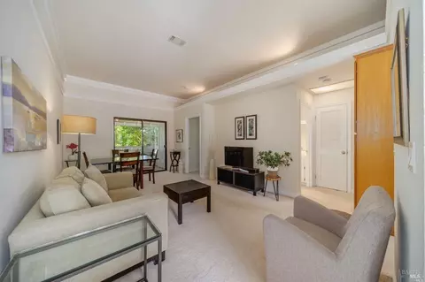 15 Tudor Ct, San Rafael, CA 94903