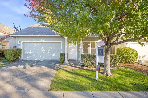 1408 Snowy Cloud Way, Santa Rosa, CA 95409