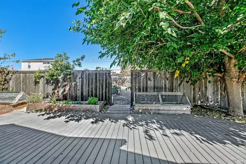 1132 Third St, Rodeo, CA 94572 photo 4