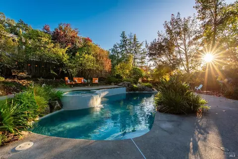 4702 Santa Rosita Ct, Santa Rosa, CA 95405