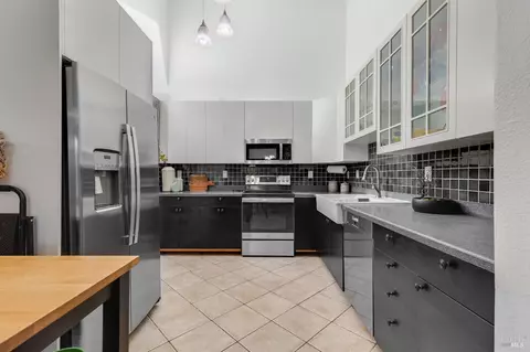 2413 Willow Tree Ln, Martinez, CA 94553 photo 9
