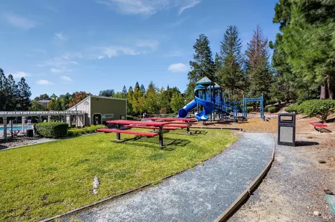 2413 Willow Tree Ln, Martinez, CA 94553 photo 31