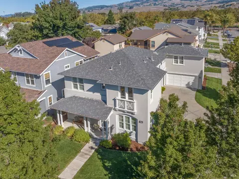 486 Hawk Dr, Petaluma, CA 94954