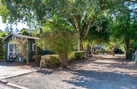 100 Meernaa Ave, Fairfax, CA 94930
