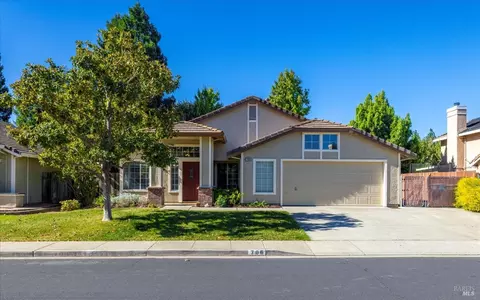 706 Notre Dame Dr, Vacaville, CA 95687