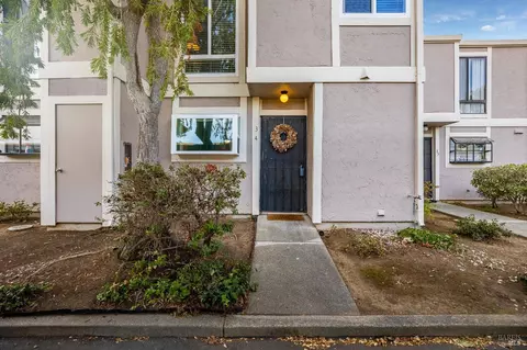 900 Southampton Rd #34, Benicia, CA 94510