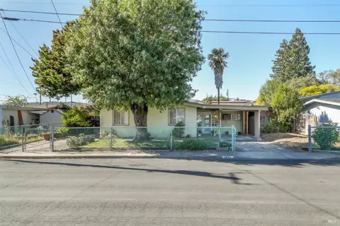 1415 Spruce Way, Healdsburg, CA 95448