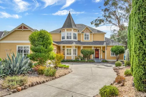 109 Oakbrook Ln, Cloverdale, CA 95425