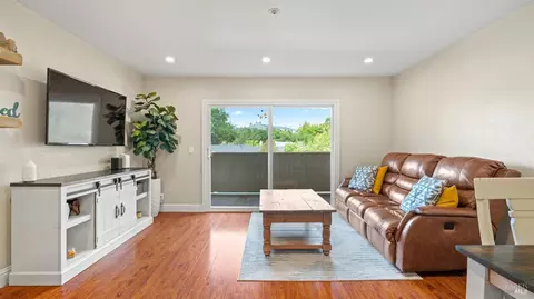 1453 Neotomas Ave #202, Santa Rosa, CA 95405