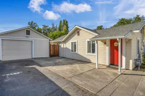 441 Maple St, Napa, CA 94558